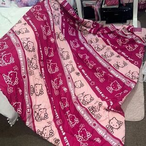 HELLO KITTY COMFORTER